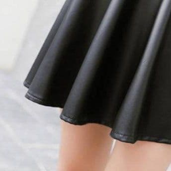 ミニスカート 艶やか革調フレアミニスカート